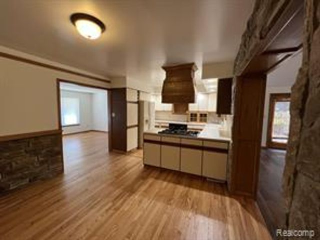 8905 Danzig Street, Livonia, MI 48150