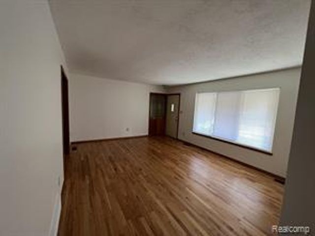 8905 Danzig Street, Livonia, MI 48150