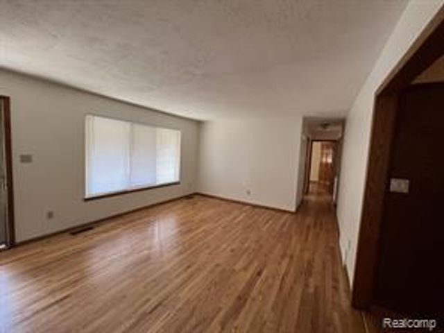 8905 Danzig Street, Livonia, MI 48150