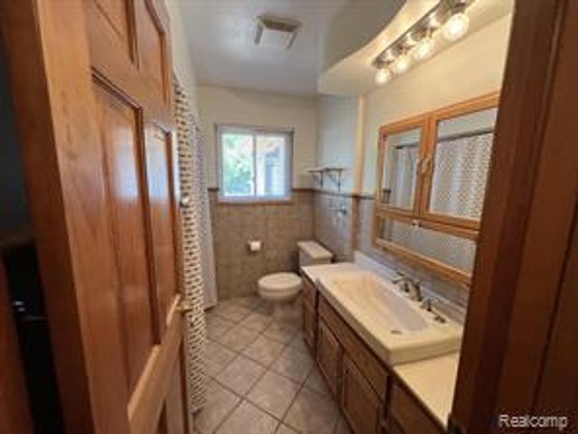 8905 Danzig Street, Livonia, MI 48150