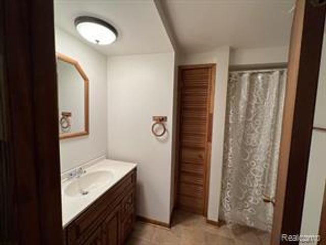 8905 Danzig Street, Livonia, MI 48150