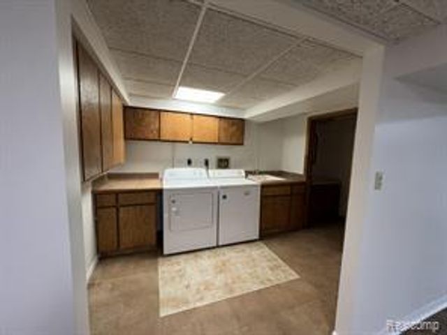 8905 Danzig Street, Livonia, MI 48150