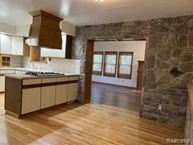 8905 Danzig Street, Livonia, MI 48150