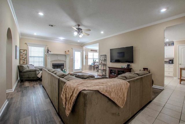 37 Emerald Drive, Maumelle, AR 72113