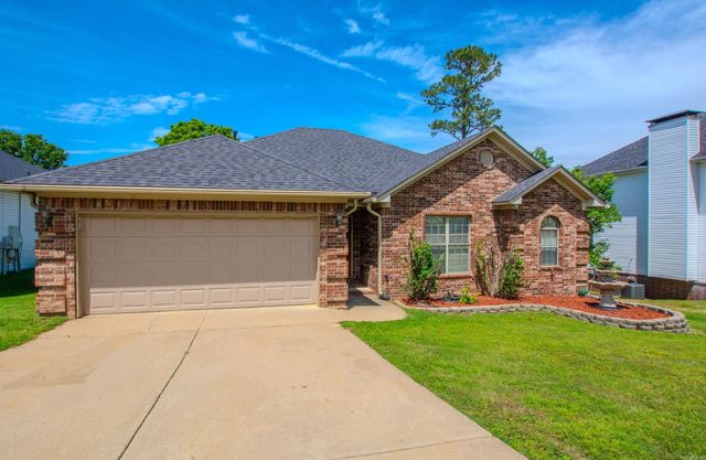 37 Emerald Drive, Maumelle, AR 72113