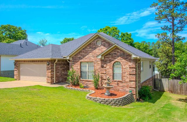 37 Emerald Drive, Maumelle, AR 72113