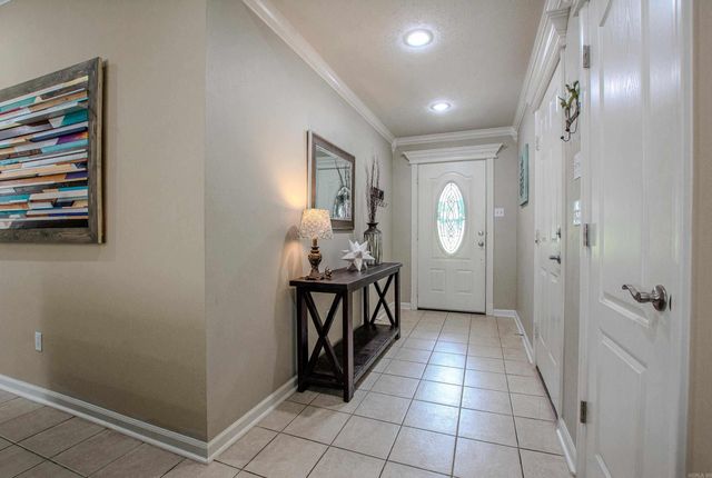 37 Emerald Drive, Maumelle, AR 72113