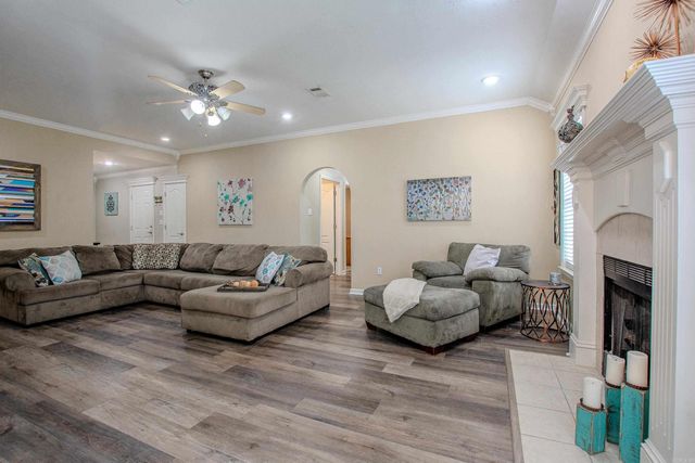37 Emerald Drive, Maumelle, AR 72113
