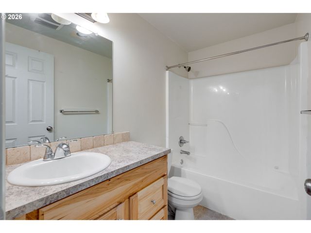 16085 Sw AUDUBON St 102, Beaverton, OR 97003