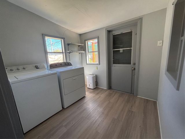 301 19th Avenue N, Texas City, TX 77590