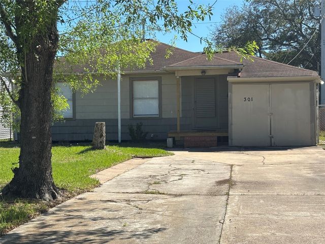 301 19th Avenue N, Texas City, TX 77590