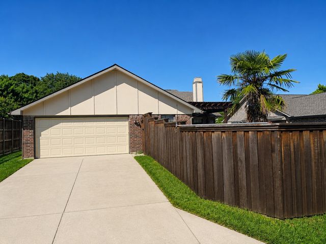 1308 Mullins Drive, Plano, TX 75025