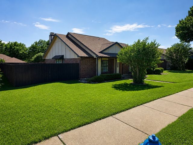 1308 Mullins Drive, Plano, TX 75025