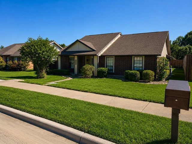 1308 Mullins Drive, Plano, TX 75025