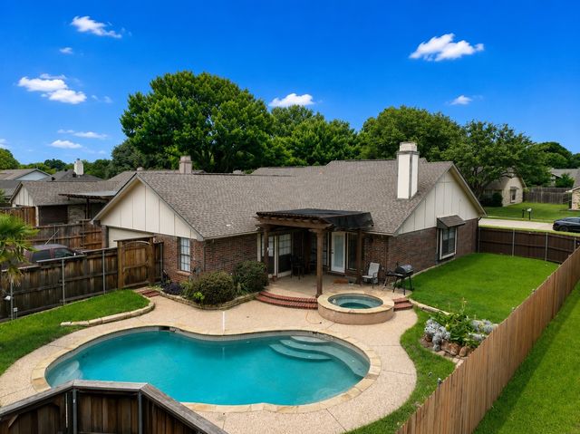 1308 Mullins Drive, Plano, TX 75025