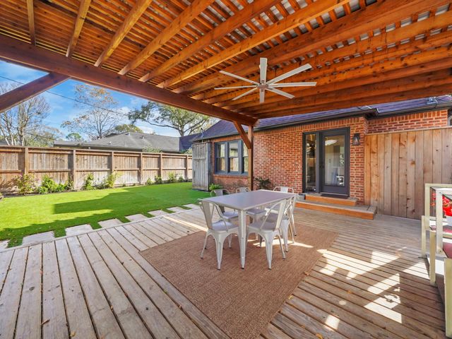 2240 Wroxton Road, Houston, TX 77005