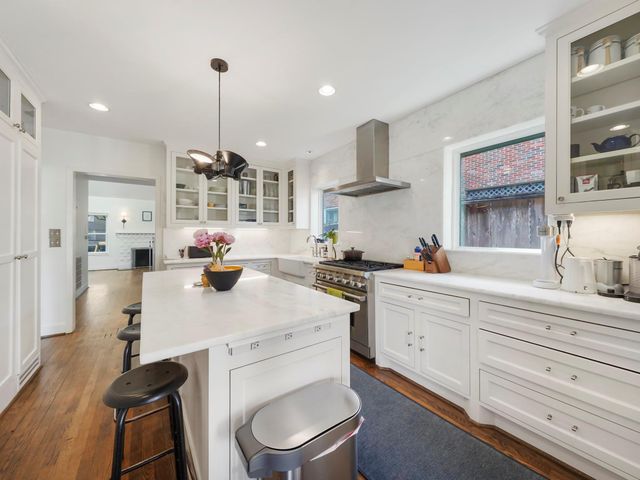 2240 Wroxton Road, Houston, TX 77005