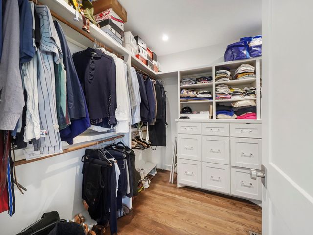 2240 Wroxton Road, Houston, TX 77005