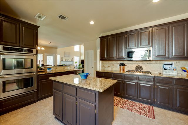 1405 Kingsbrook Circle, Mckinney, TX 75072