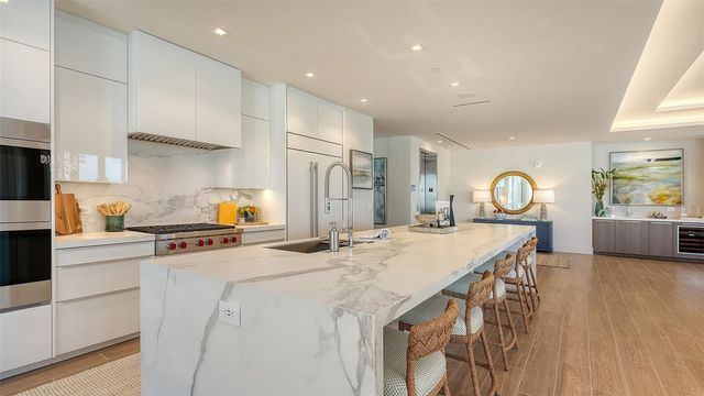 1561 GULF OF MEXICO DRIVE 304, Longboat Key, FL 34228