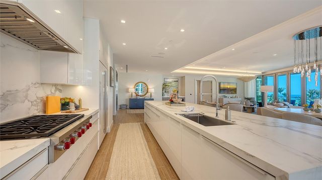 1561 GULF OF MEXICO DRIVE 304, Longboat Key, FL 34228