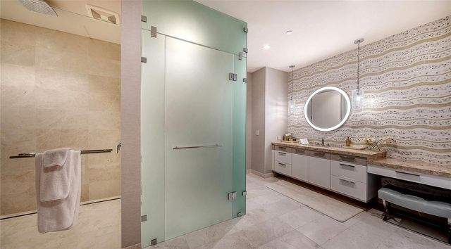 1561 GULF OF MEXICO DRIVE 304, Longboat Key, FL 34228