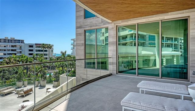 1561 GULF OF MEXICO DRIVE 304, Longboat Key, FL 34228