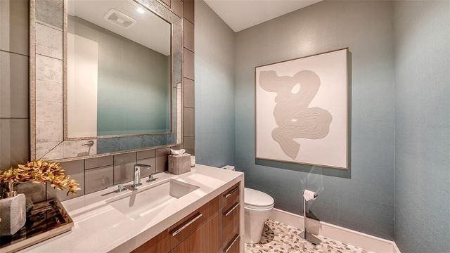 1561 GULF OF MEXICO DRIVE 304, Longboat Key, FL 34228