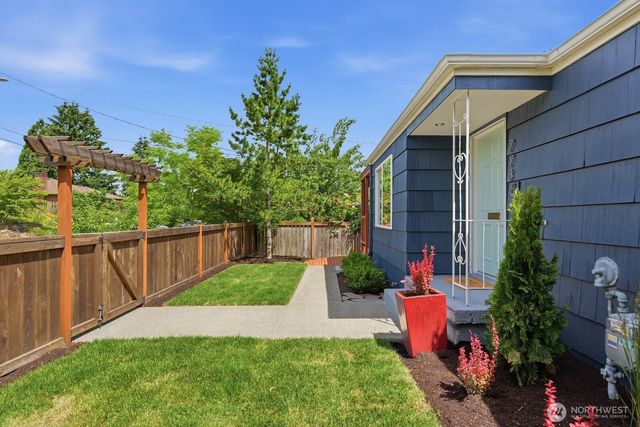 7736 38th Avenue SW, Seattle, WA 98126