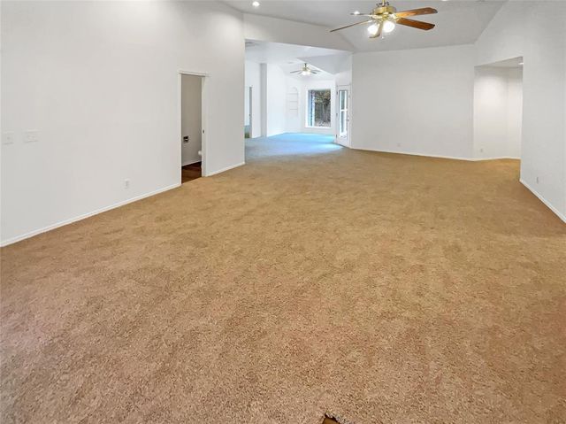 11708 Hollyrock Drive, Yukon, OK 73099