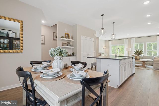 43 SILVERBELL AVE, Berlin, NJ 08009