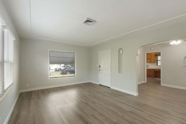 1221 S Pleasant Ave, Lodi, CA 95240