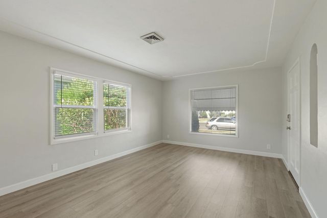 1221 S Pleasant Ave, Lodi, CA 95240