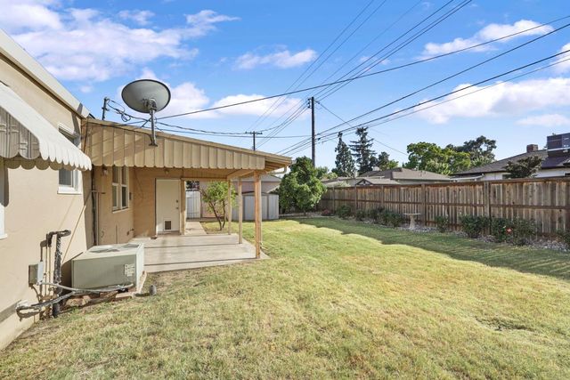1221 S Pleasant Ave, Lodi, CA 95240