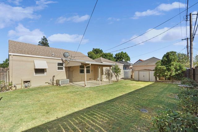 1221 S Pleasant Ave, Lodi, CA 95240
