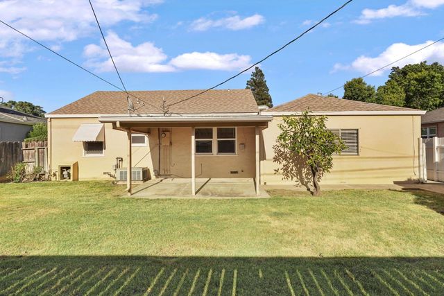1221 S Pleasant Ave, Lodi, CA 95240