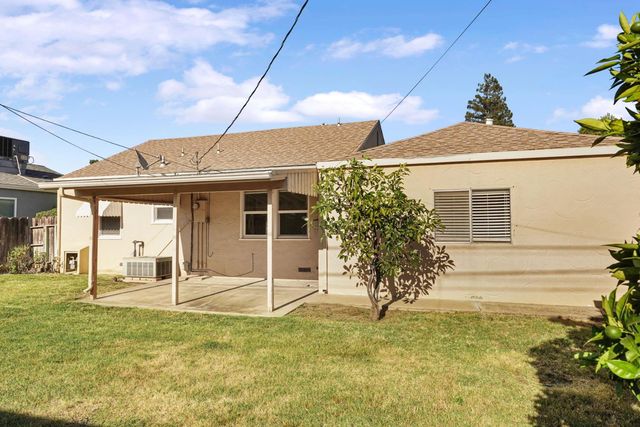 1221 S Pleasant Ave, Lodi, CA 95240