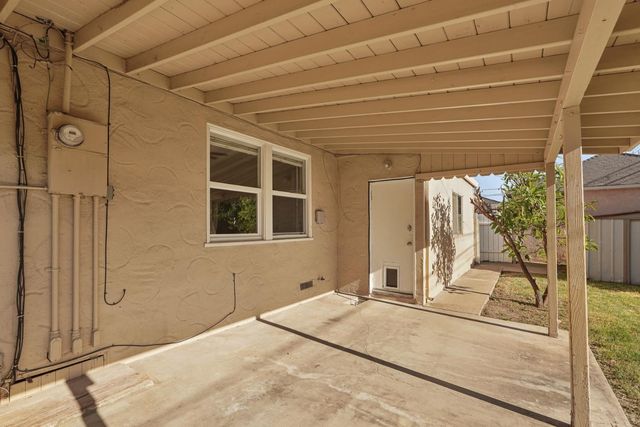 1221 S Pleasant Ave, Lodi, CA 95240
