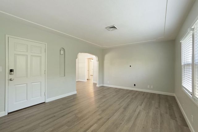 1221 S Pleasant Ave, Lodi, CA 95240