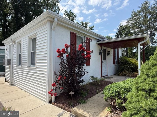 623 KNOLL AVE, Penndel, PA 19047