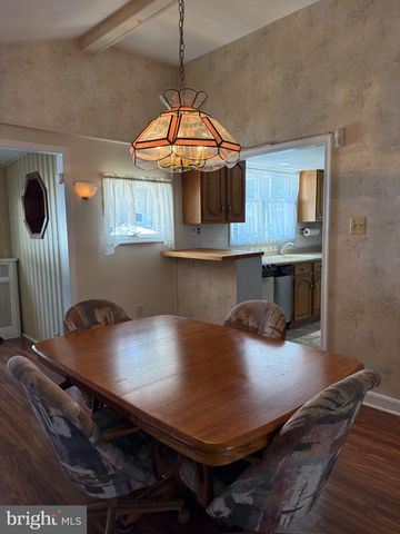 623 KNOLL AVE, Penndel, PA 19047