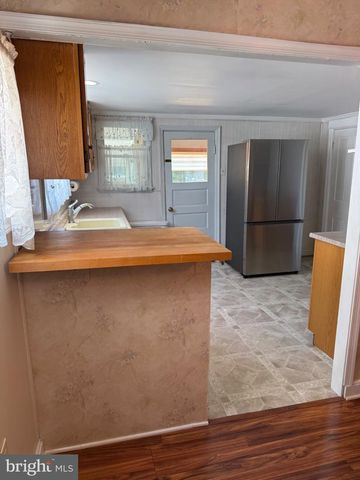 623 KNOLL AVE, Penndel, PA 19047