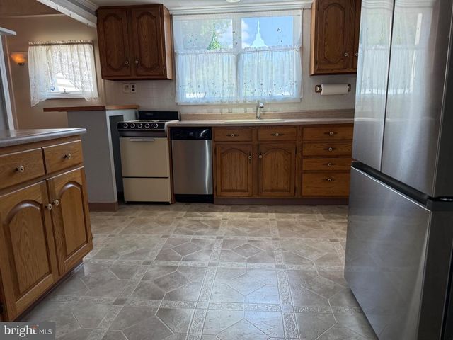 623 KNOLL AVE, Penndel, PA 19047
