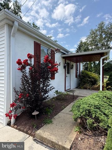 623 KNOLL AVE, Penndel, PA 19047