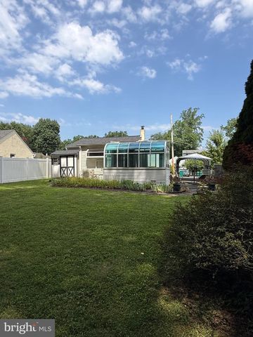 623 KNOLL AVE, Penndel, PA 19047