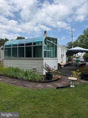 623 KNOLL AVE, Penndel, PA 19047