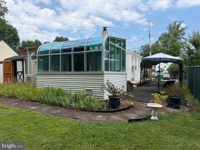 623 KNOLL AVE, Penndel, PA 19047