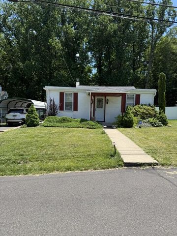 623 KNOLL AVE, Penndel, PA 19047