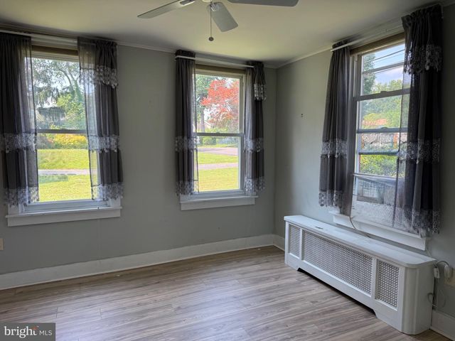 623 KNOLL AVE, Penndel, PA 19047