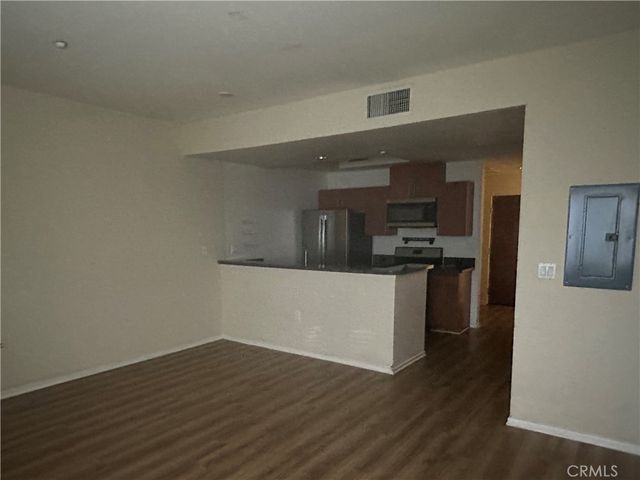 2864 Sunset Place 205, Los Angeles, CA 90005